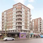 King-sized Studio, 6th floor + lift, Regent’s Park
