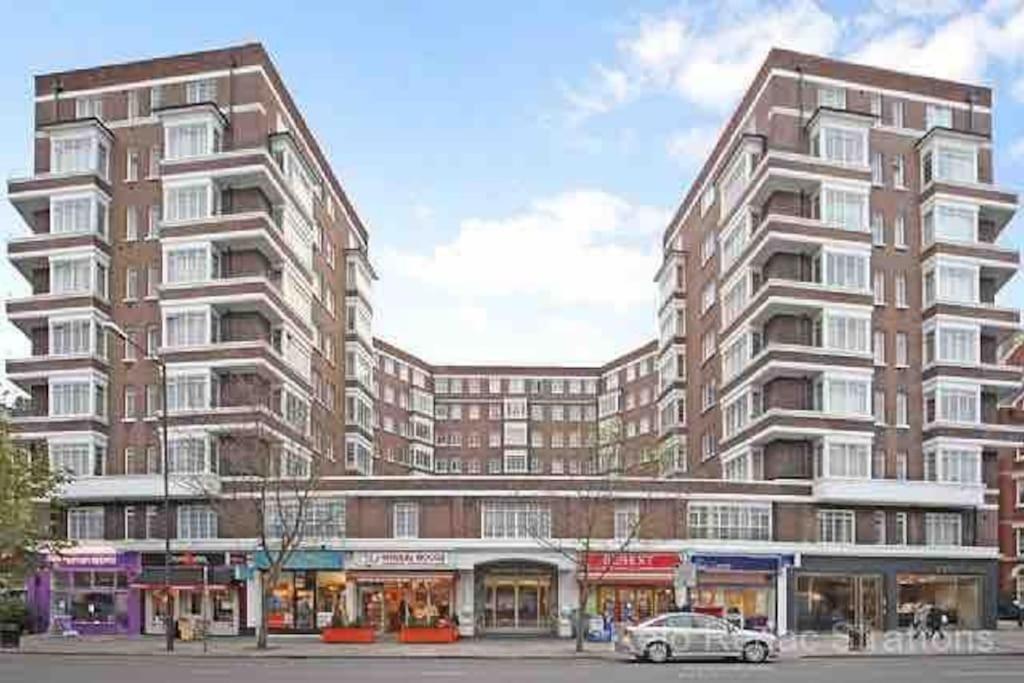 King-sized Studio, 6th Floor + Lift, Regent’s Park * Londen